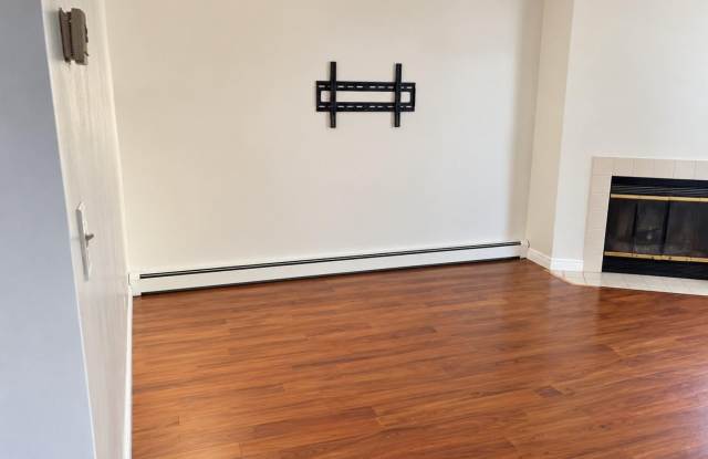 14 Lexington Hill Gallery 2