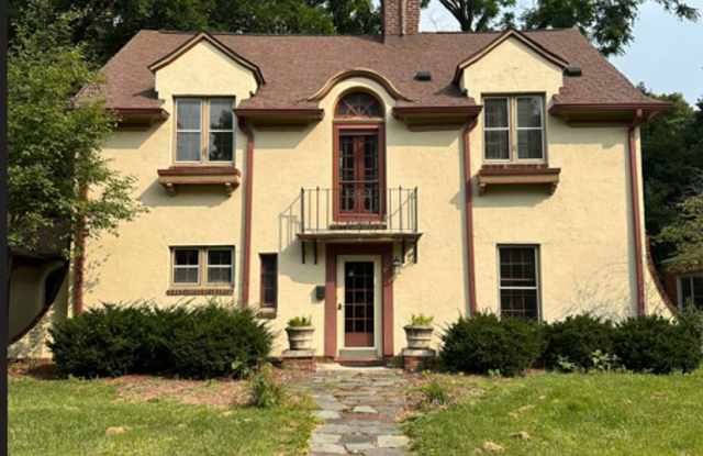 Beautiful 3 bedroom 1.5 Bath Home located in the heart of Lafayette, IN Gallery 1