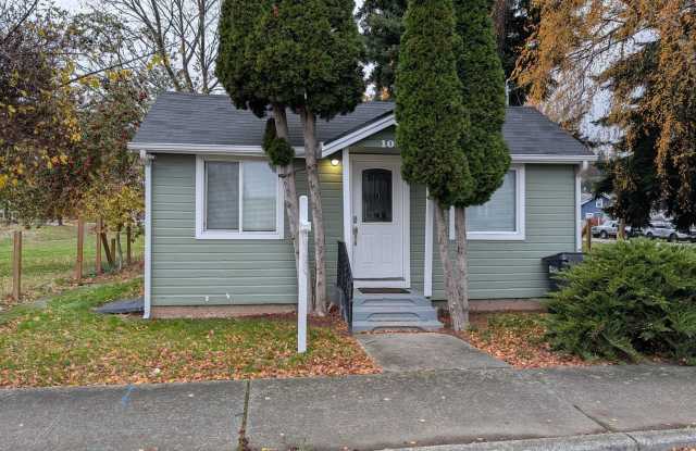 107 East Section Street - 107 East Section Street, Mount Vernon, WA 98273