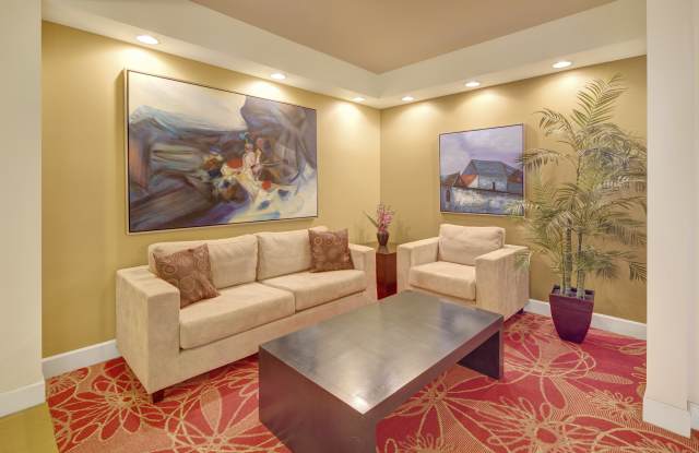 Park Plaza II Apartment Homes Gallery 4