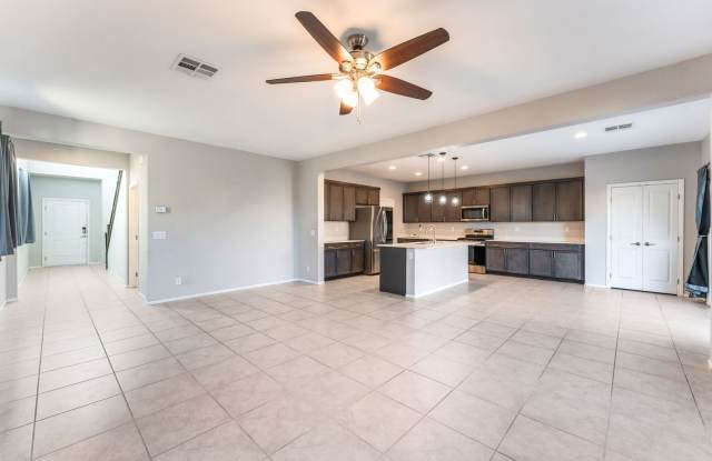 Gorgeous 2-story home featuring 3 spacious bed, 2.5 bath & a 2-car garage Gallery 4