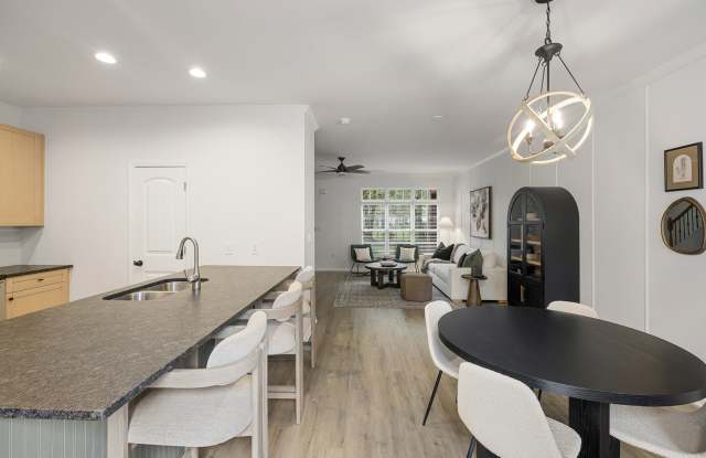 1123 Central Park Cir Gallery 4