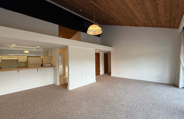 Quaint and Cozy 2-Bed 2- Bath 2nd Floor Condo – The Perfect Blend of Comfort and Style! Gallery 3
