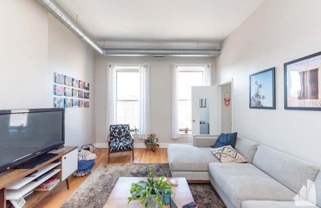 1429 West Chicago Avenue Gallery 3