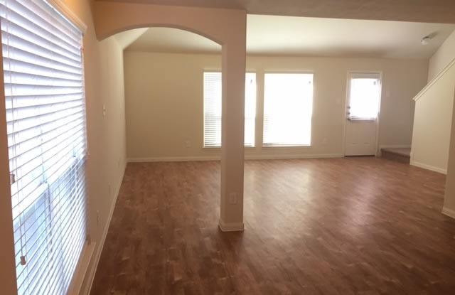 705 South Ella Creek Drive Gallery 2