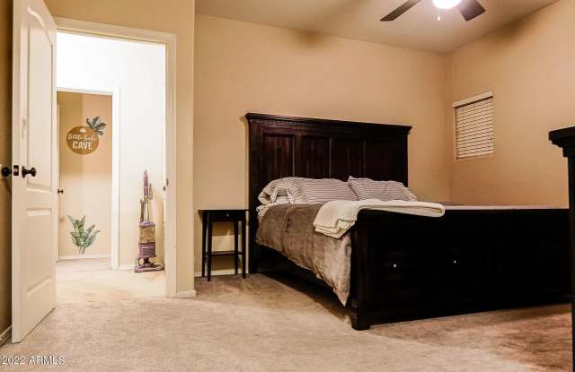 1015 S Val Vista Dr photos photos