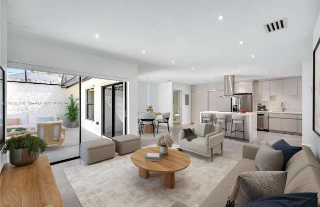 2616 N Carambola Cir N photos photos