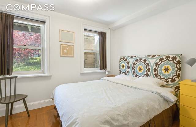 290 Carroll Street Gallery 3