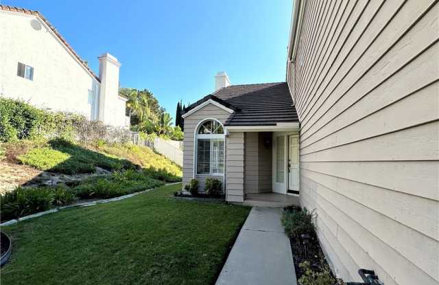 28096 Tamarind Gallery 2