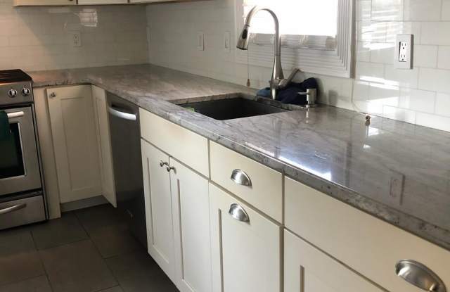 1004 Van Court Avenue photos photos