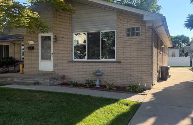 Charming 3 Bed, 1 Bath Corner Unit in Wyandotte photos photos Charming 3 Bed, 1 Bath Corner Unit in Wyandotte photos photos