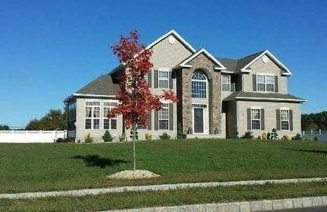 3 Derek Court photos photos