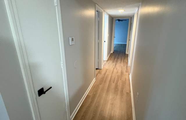 The Landings at Steele Creek Apartments Gallery 2