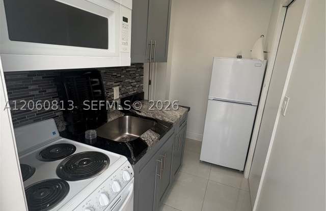 2400 Casablanca Dr photos photos