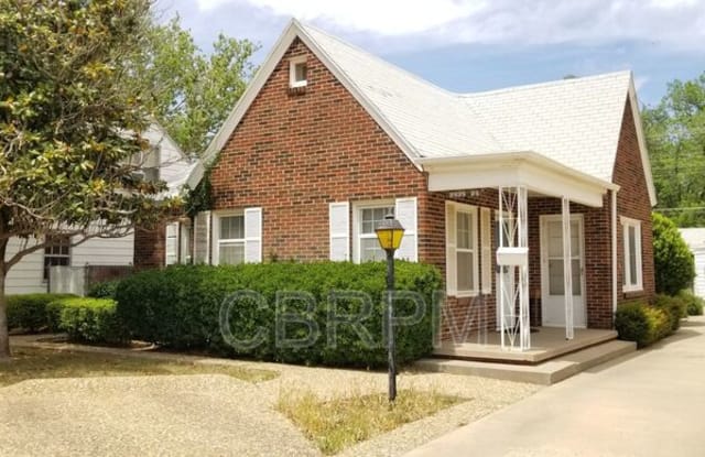 2828 24th Street photos photos