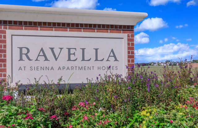 Ravella at Sienna Gallery 4