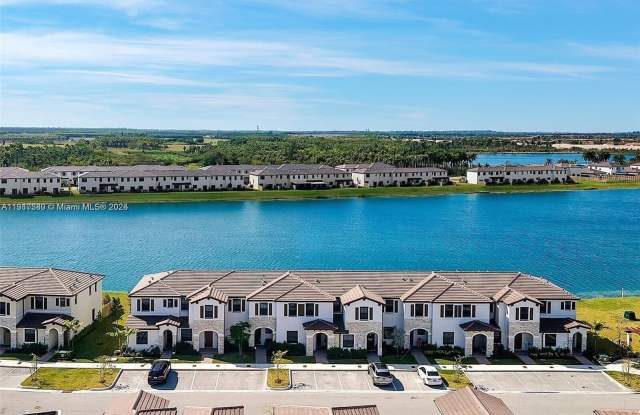 10166 SW 228th terrace - 10166 Southwest 228th Terrace, Miami-Dade County, FL 33032