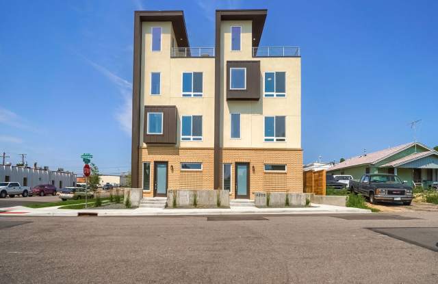 2 Bedroom townhome in Denver Gallery 1