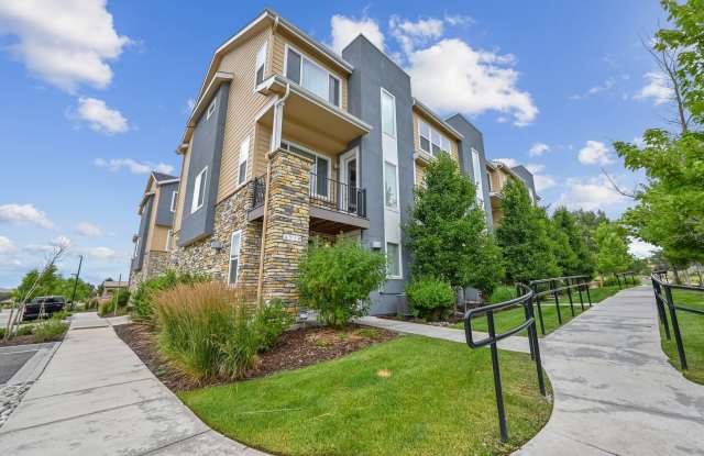 3 Bedroom Townhome in Aurora photos photos