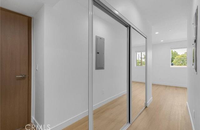 5220 Strohm Avenue Gallery 2