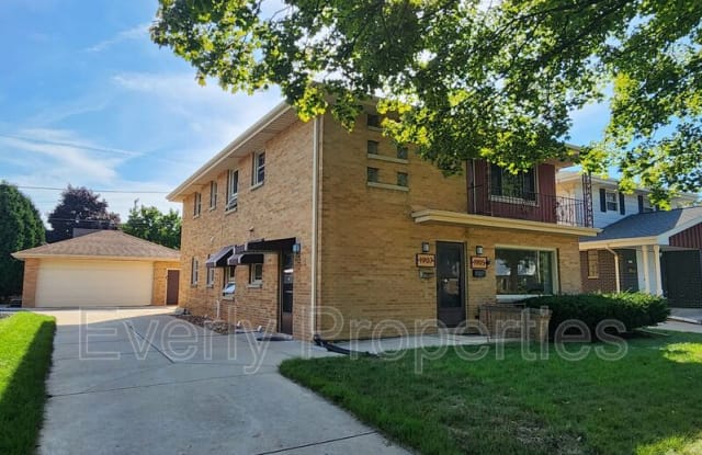 1907 E Van Beck Ave - 1907 East Van Beck Avenue, St. Francis, WI 53235