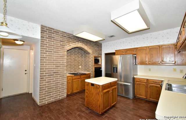 8910 LOST WOODS Gallery 3