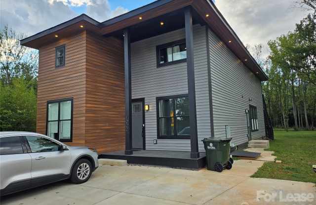 1002 Crawford Road unit: 6 photos photos