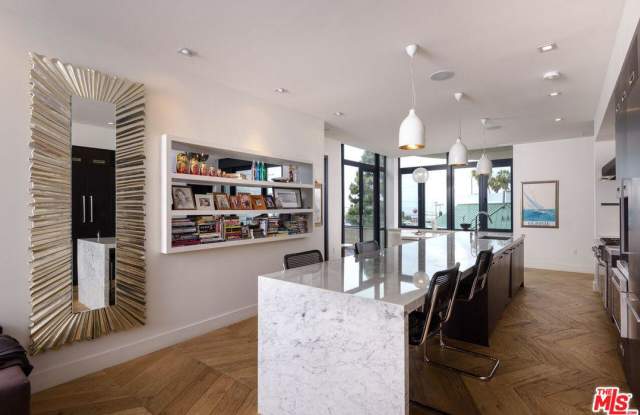 17351 West SUNSET Gallery 3