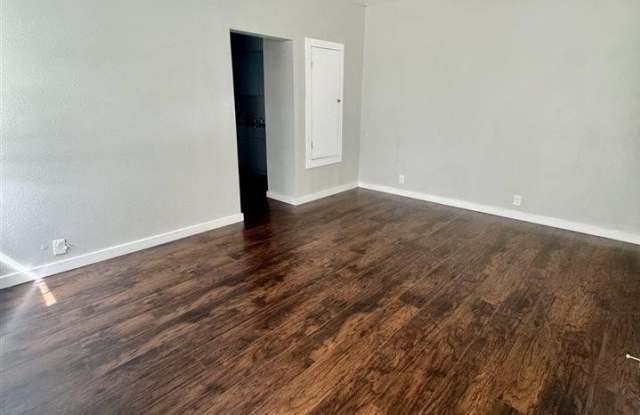 2142 AVENUE E photos photos