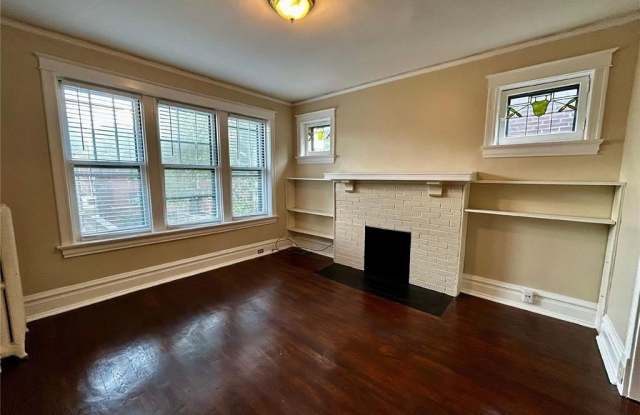 6028 Pershing Avenue Gallery 2