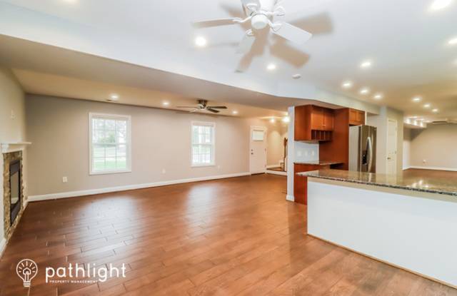1202 Addison Court Gallery 4
