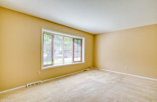 4080 Forest Glen Ct Gallery 3