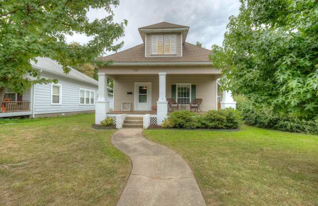 712 S Porter Avenue - 712 South Porter Avenue, Joplin, MO 64801