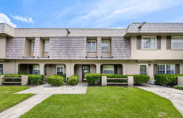 Spacious College Park Townhome for Rent with Pool Views photos photos