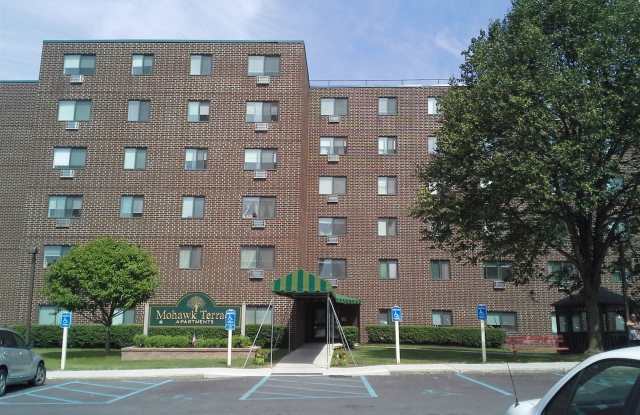 Mohawk Terrace Apartments - 35 Wall Street, Amsterdam, NY 12010