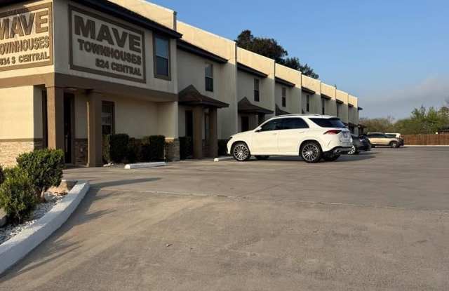 824 S CENTRAL AVE. unit: 3 photos photos