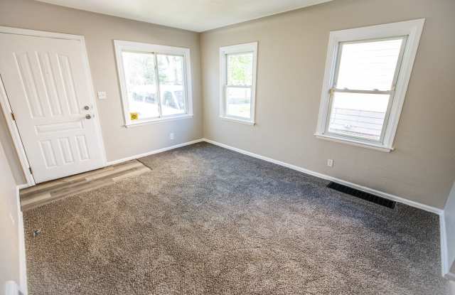 Very Cute Three Bedroom Home with Loft and Central Air! Gallery 4