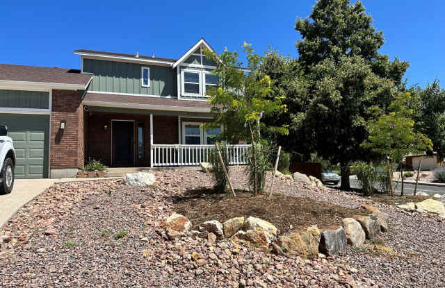 Spacious 5-Bedroom Home in D20! Walking Distance to Schools photos photos