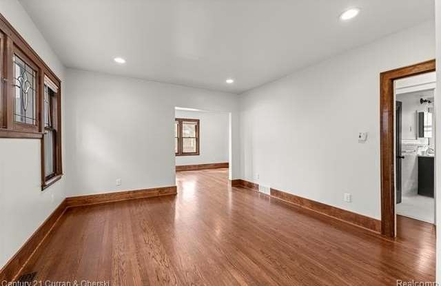 8804 Mason Place Gallery 4