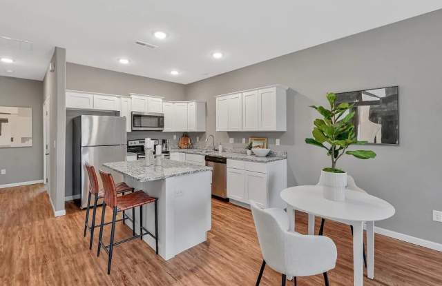 2019 West 13th Street North - 100 Gallery 4