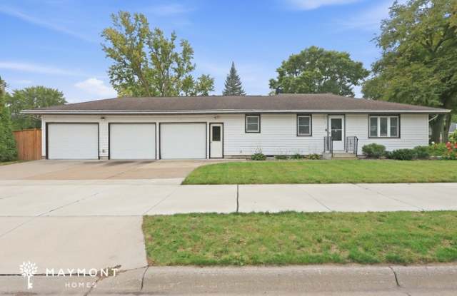 17 Lincoln Avenue East Gallery 1