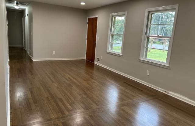 JUST LIKE NEW!  Landlord just finishing up doing a total remodel on this 3 bedroom/2 bath home with large outbuilding. Gallery 4