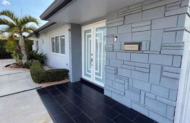 3030 Southwest 96th Avenue photos photos