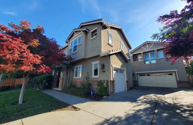 $1,000 MOVE IN SPECIAL!!! STUNNING SPACIOUS 5 BEDROOM HOME IN CRYSTAL RANCH!! - 964 Maplegate Court, Concord, CA 94521