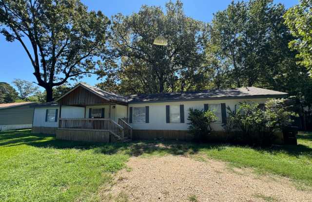 NICE 4/2 MOBILE HOME ON FLOURNOY LUCAS Gallery 1