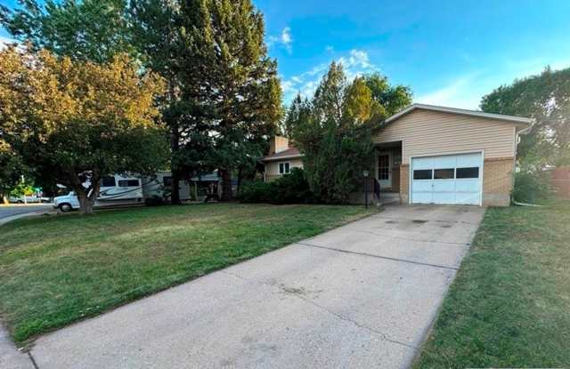 Huge Home in Campus West! - 1053 Briarwood Road, Fort Collins, CO 80521