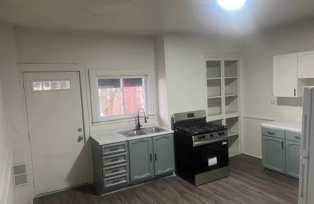 A Comfortable 3BR home in Pittsburgh, Section 8 Considered!! Gallery 4