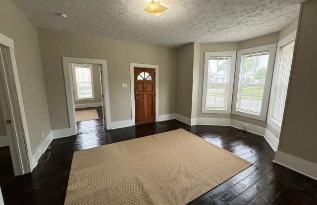 ** Move IN Special ** 2 bedroom 1 bath home in Elkhart Indiana photos photos