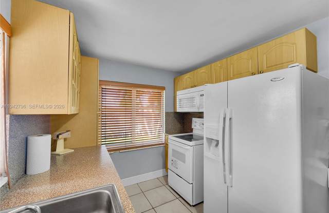 8370 Northwest 185th Street photos photos