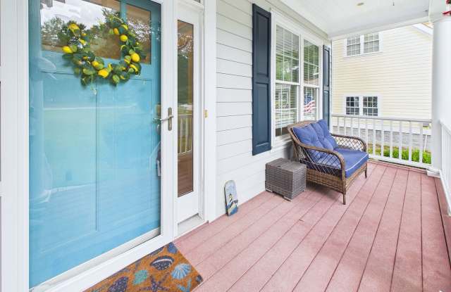 Beautiful Home In Oyster Harbour Neighborhood - Available Now! Gallery 4